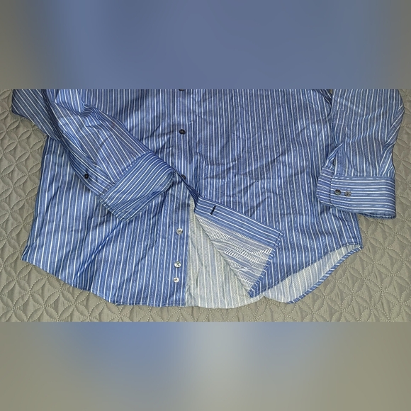 Banana Republic Men's Shirt in Blue and White Stripes, Poplin Style 16-16.5 L - Picture 4 of 5